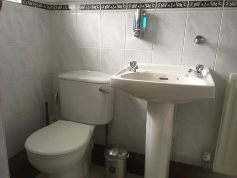 Double Room, Ensuite (Shower) | Bathroom | Hair dryer