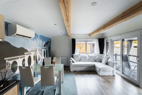 Therme Oase | Living area | Flat-screen TV