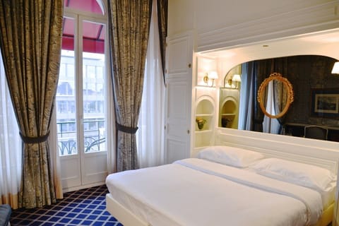 Classic Room | Premium bedding, minibar, in-room safe, desk