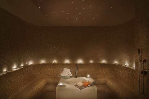 Couples treatment rooms, sauna, hot tub, steam room, body treatments
