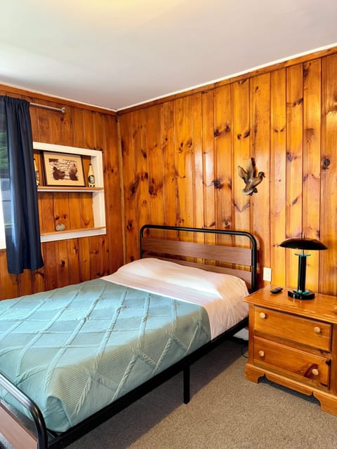 Basic Cabin, 1 Double Bed | Individually decorated, individually furnished, free WiFi, bed sheets