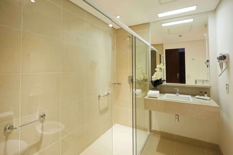 Eco-friendly toiletries, towels