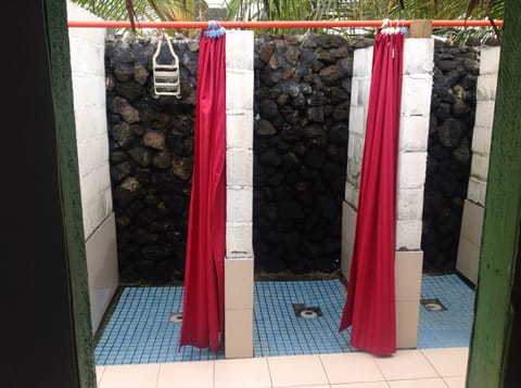 Beach Fale | Bathroom | Shower, towels, toilet paper