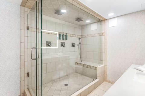 Suite, 1 King Bed, Non Smoking | Bathroom shower