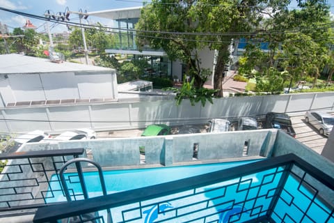 Deluxe Pool View | Outdoor pool | Outdoor pool, sun loungers