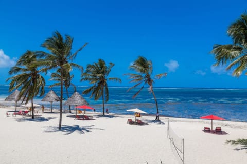 Private beach, sun loungers, beach umbrellas, beach towels