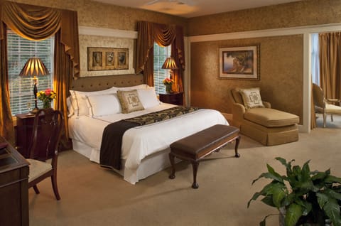 Classic Suite, 1 Bedroom | Premium bedding, individually decorated, individually furnished, desk