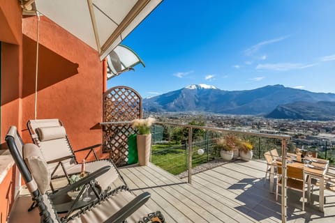 Family Apartment, Multiple Bedrooms (Bella Vista Apartment) | Outdoor dining