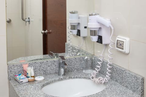 Superior Single Room, 1 Twin Bed, Accessible | Bathroom | Shower, free toiletries, hair dryer, towels