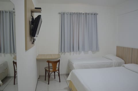 Triple Room | Minibar, free WiFi, bed sheets