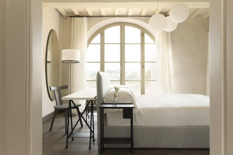 Villa (San Luigi) | Egyptian cotton sheets, premium bedding, in-room safe