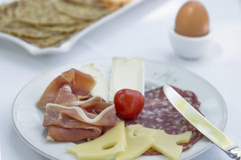 Daily buffet breakfast (EUR 21 per person)