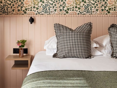 In-room safe, desk, iron/ironing board, free WiFi