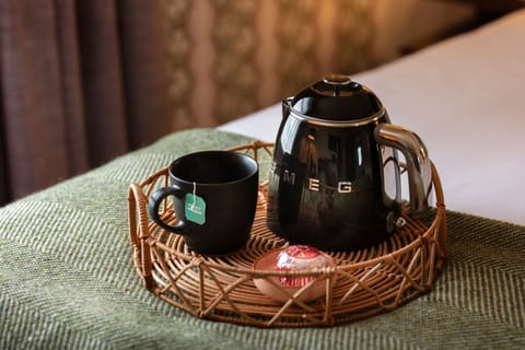 Deluxe Super King | In-room safe, desk, iron/ironing board, free WiFi