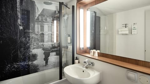 Eco-friendly toiletries, hair dryer, towels