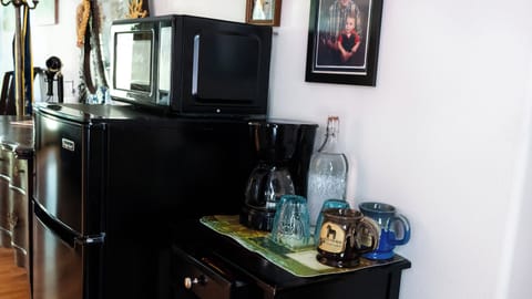 Premium Double Room, 1 Bedroom, Accessible, Garden View (Heritage, Pet Friendly) | Individually decorated, individually furnished, laptop workspace