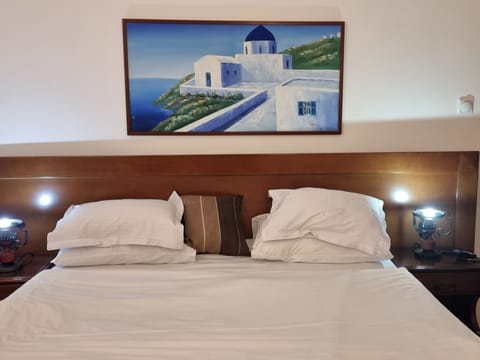 Comfort Suite, 2 Bedrooms, Terrace, Sea View | Minibar, in-room safe, free WiFi, bed sheets