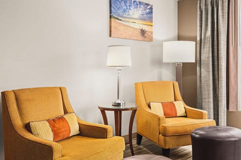 Junior Suite, 1 King Bed | Room amenity