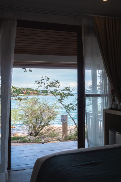 Sea View Twin Villas | Free WiFi, bed sheets