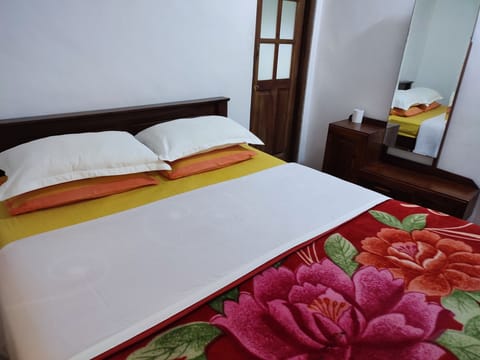 Economy Room, 1 Queen Bed, Private Bathroom, Ground Floor | Egyptian cotton sheets, premium bedding, iron/ironing board, bed sheets