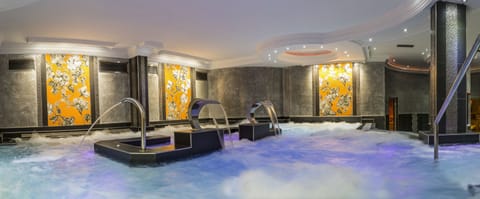 Couples treatment rooms, Turkish bath, body treatments, aromatherapy