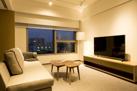 Premium Suite | Living room