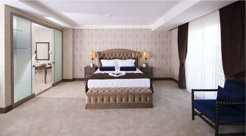 Junior Suite | Egyptian cotton sheets, premium bedding, down comforters