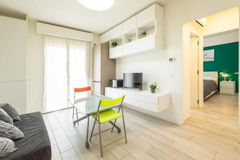 Apartment, Balcony, Courtyard View | Living area