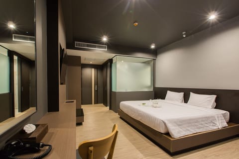 Deluxe Room | In-room safe, laptop workspace, rollaway beds, free WiFi