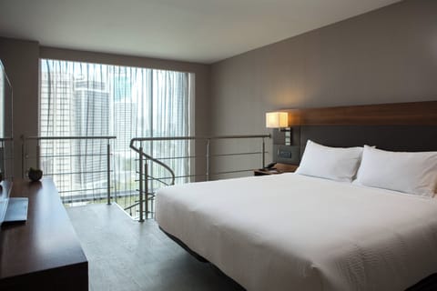 Suite, 1 Bedroom, Non Smoking | Premium bedding, minibar, in-room safe, desk