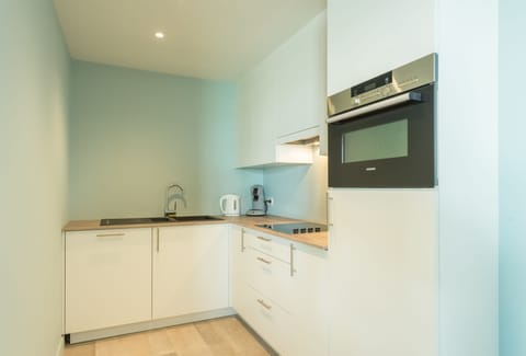 Apartment, 2 Bedrooms, Terrace | Private kitchen | Full-size fridge, microwave, oven, stovetop