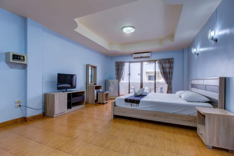 Superior Room, Balcony | In-room safe, desk, rollaway beds, free WiFi