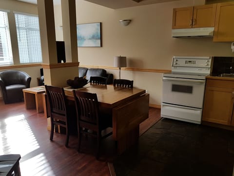 Luxury Condo, 2 Bedrooms, Accessible, Jetted Tub | Private kitchen | Full-size fridge, microwave, stovetop, dishwasher