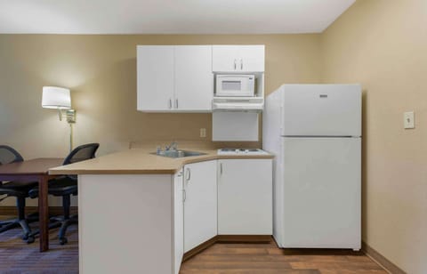 Studio, 2 Double Beds, Non Smoking | Private kitchen | Full-size fridge, microwave, stovetop