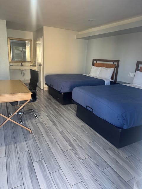 Deluxe Double Room, 2 Queen Beds, Non Smoking, Private Bathroom | Free WiFi