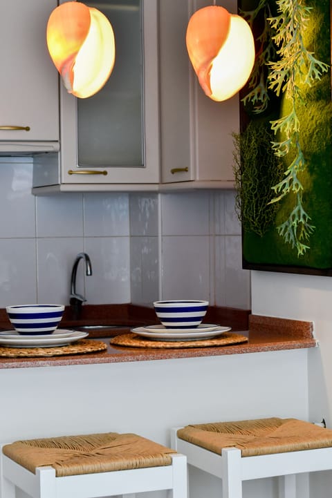 Standard Studio | Private kitchen | Microwave, stovetop, cookware/dishes/utensils