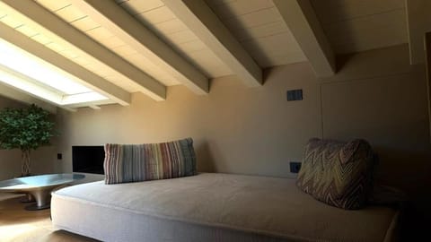 Luxury Apartment, Balcony, City View | Laptop workspace, blackout drapes, free WiFi