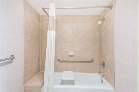 Room, 1 King Bed, Accessible, Non Smoking | Bathroom | Deep soaking tub, rainfall showerhead, free toiletries, hair dryer