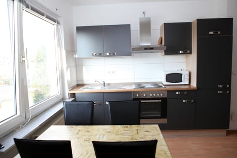 Apartment, 2 Bedrooms, City View (Apartment am Ring | Johanniterstr. 31) | Private kitchen | Fridge, microwave, stovetop, coffee/tea maker