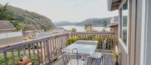 Panoramic Cottage, River View | Terrace/patio