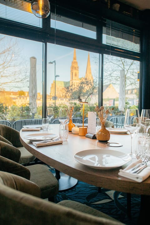 Lunch and dinner served, French cuisine