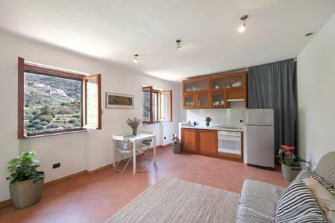 Superior House, Patio, Mountain View | Interior