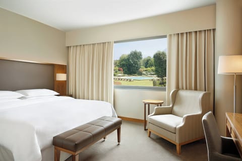 Superior Room, 1 King Bed, Non Smoking | Egyptian cotton sheets, premium bedding, down comforters, minibar