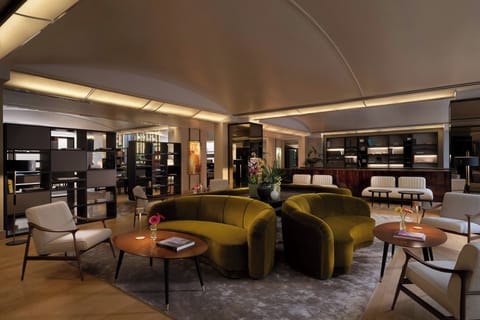 2 bars/lounges, poolside bar