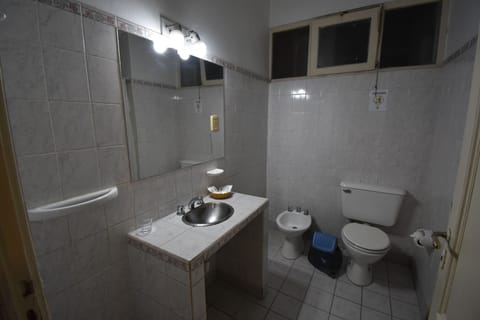 Standard Quadruple Room | Bathroom | Shower, free toiletries, bidet, towels