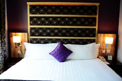 Deluxe King Suite | 1 bedroom, Egyptian cotton sheets, premium bedding, pillowtop beds