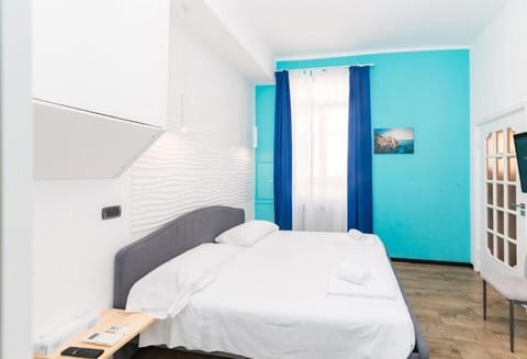 Business Double Room, Private Bathroom (N1) | Laptop workspace, blackout drapes, iron/ironing board, free WiFi