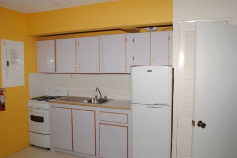 Comfort Studio, 2 Double Beds | Private kitchen | Full-size fridge, stovetop