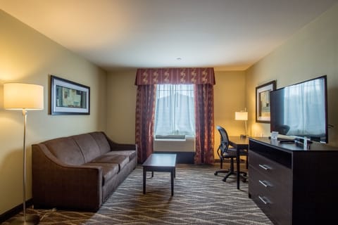 Suite, Multiple Beds, Accessible | Premium bedding, pillowtop beds, desk, laptop workspace