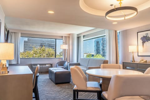 Suite, 1 Bedroom, Lake View | In-room safe, individually furnished, desk, laptop workspace